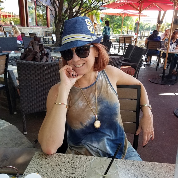 Meet your Posher, Brian & Sara - Picture 2 of 4